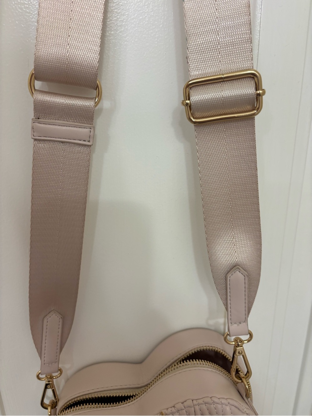 Aldo quilted blush heart crossbody - Picture 5 of 9